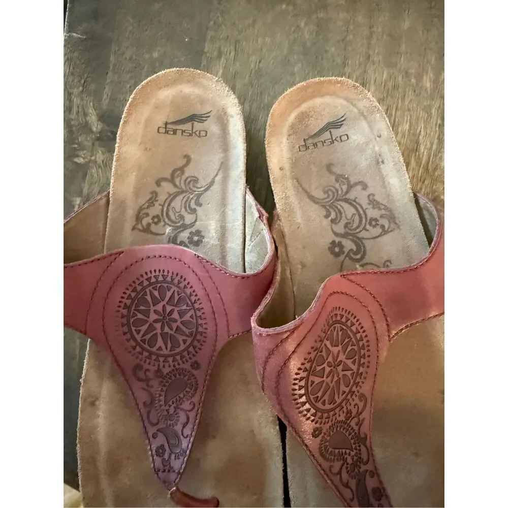 Dansko Priya Tooled Leather Sandals in Wine sz 50 or US 9 EUC